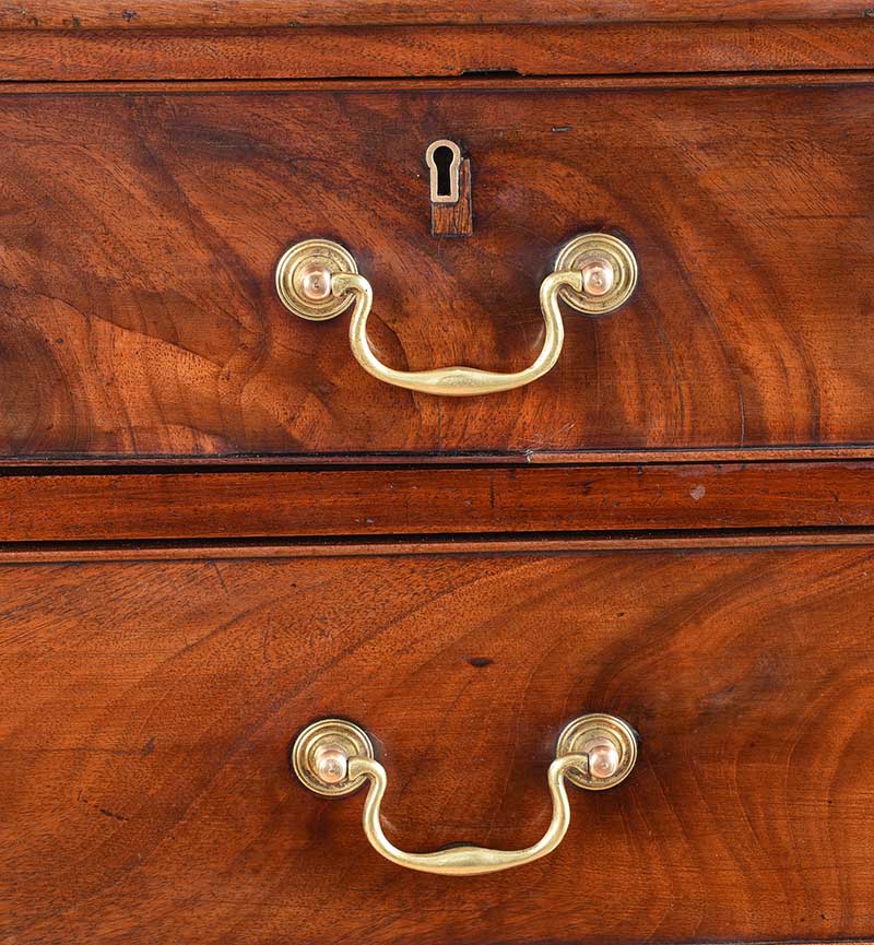 GEORGIAN MAHOGANY CHEST OF DRAWERS - Image 2 of 4