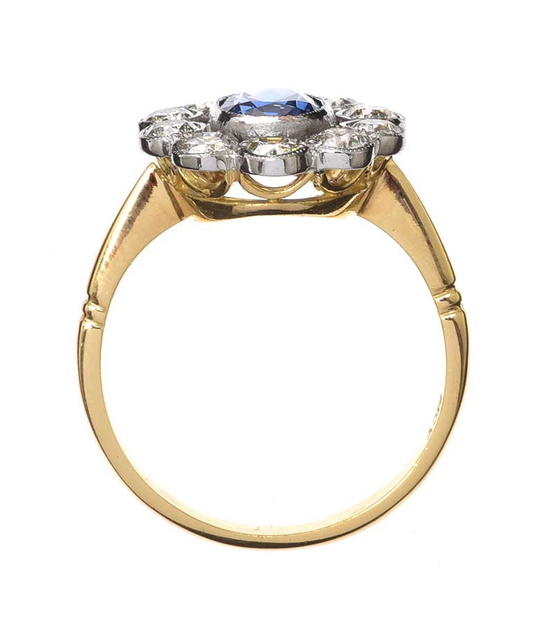 18CT GOLD SAPPHIRE AND DIAMOND CLUSTER RING - Image 3 of 3