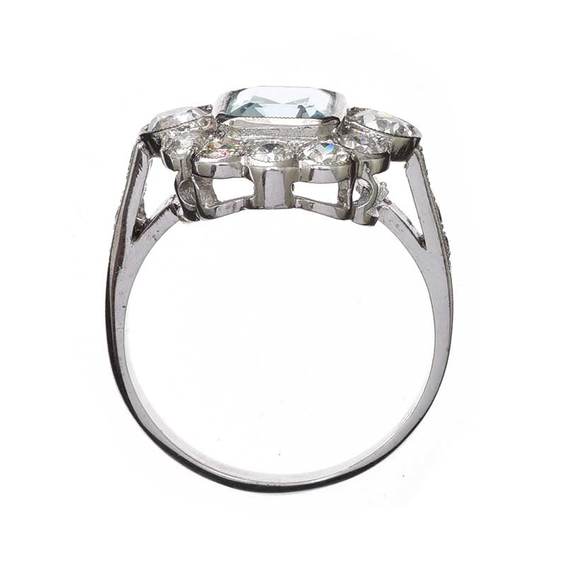 18CT WHITE GOLD AQUAMARINE AND DIAMOND RING - Image 3 of 3