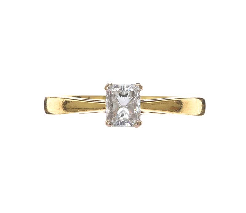 18CT GOLD SOLITAIRE RING