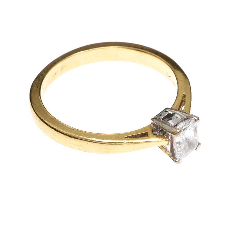 18CT GOLD SOLITAIRE RING - Image 2 of 3