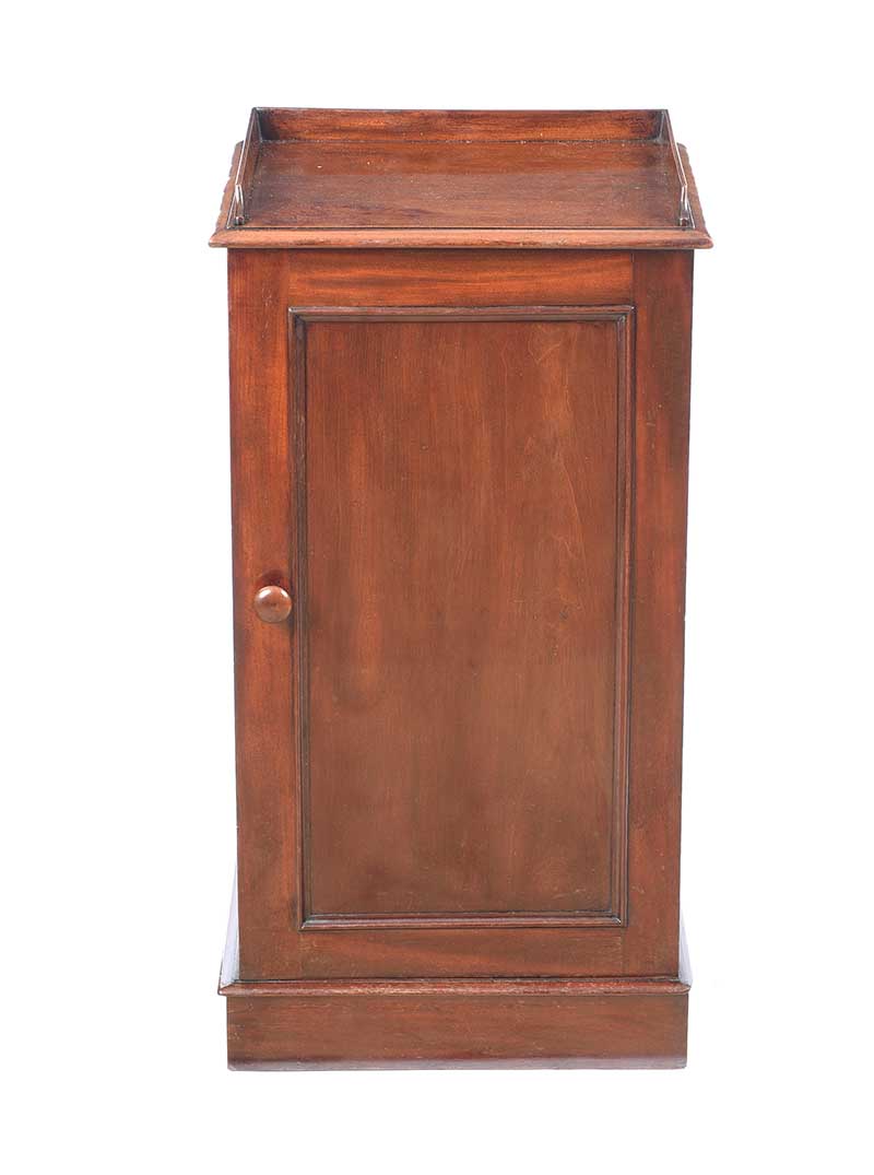 VICTORIAN MAHOGANY BEDSIDE PEDESTAL - Image 4 of 4