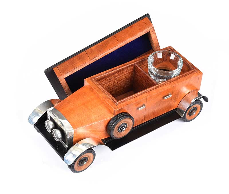 George Callaghan - DESK TOP MODEL CAR - Carved Wooden Model - 3.5 x 9 inches - Unsigned - Image 3 of 4