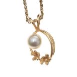 14CT GOLD CULTURED PEARL PENDANT ON CHAIN