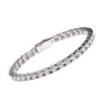 18CT WHITE GOLD DIAMOND TENNIS BRACELET