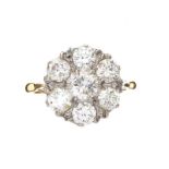 18CT GOLD DIAMOND CLUSTER RING