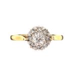 18CT GOLD DIAMOND CLUSTER RING