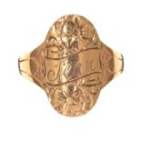 9CT GOLD ENGRAVED RING