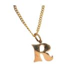 9CT GOLD 'R' PENDANT ON A 14CT GOLD CHAIN