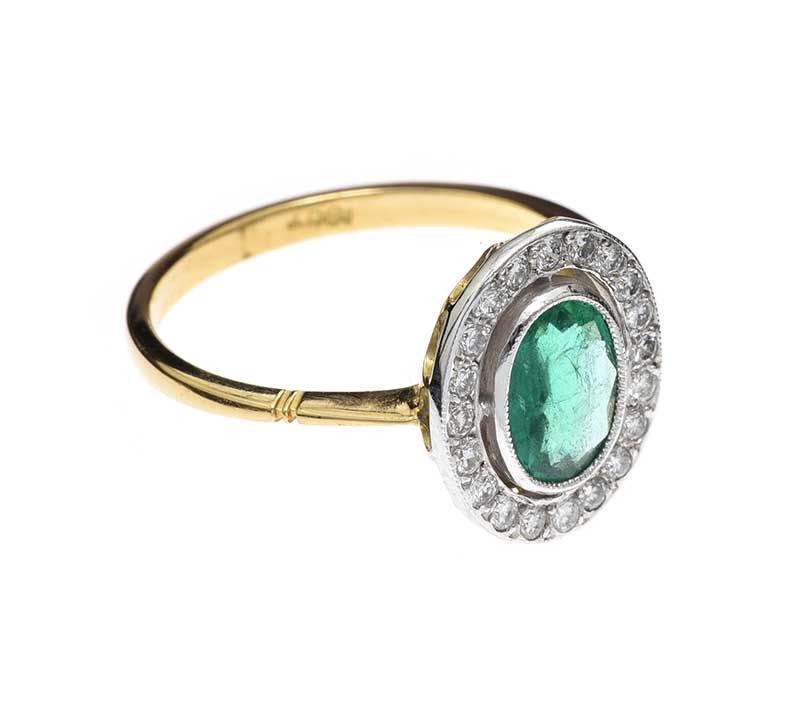 18CT GOLD EMERALD AND DIAMOND RING - Image 2 of 3
