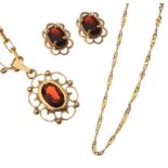 9CT GOLD SUITE OF GARNET JEWELLERY AND A 14CT GOLD CHAIN