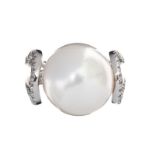 18CT WHITE GOLD SOUTH SEA PEARL AND DIAMOND RING