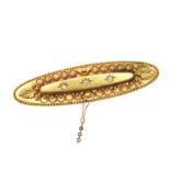 9CT GOLD DIAMOND BAR BROOCH