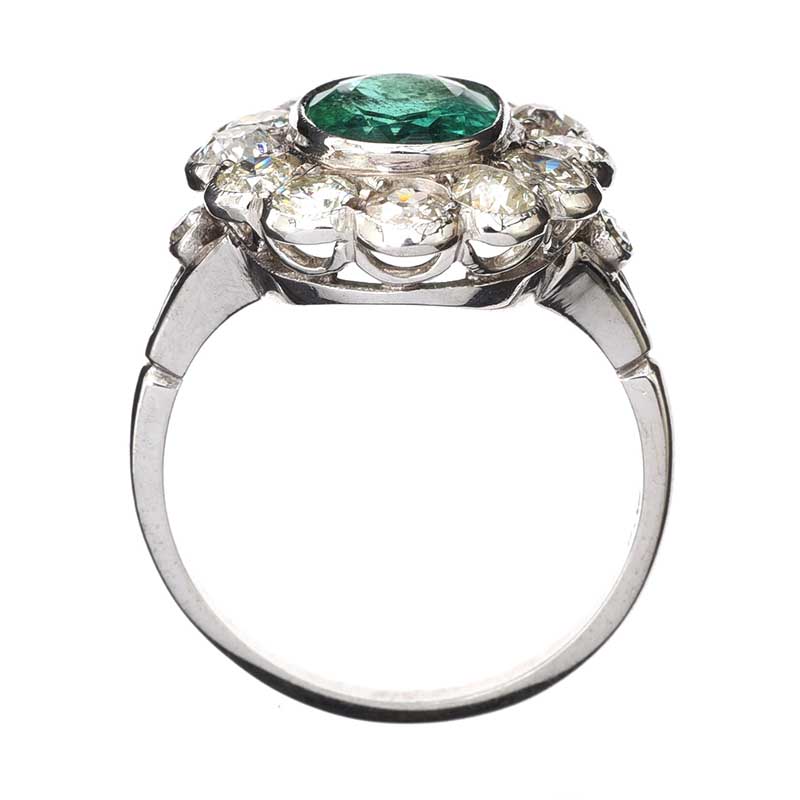 18CT WHITE GOLD EMERALD AND DIAMOND CLUSTER RING - Image 3 of 3