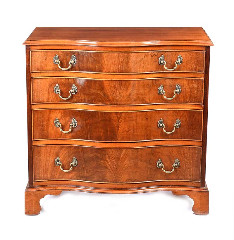 ANTIQUE MAHOGANY SERPENTINE FRONT CHEST OF DRAWERS - Image 4 of 5