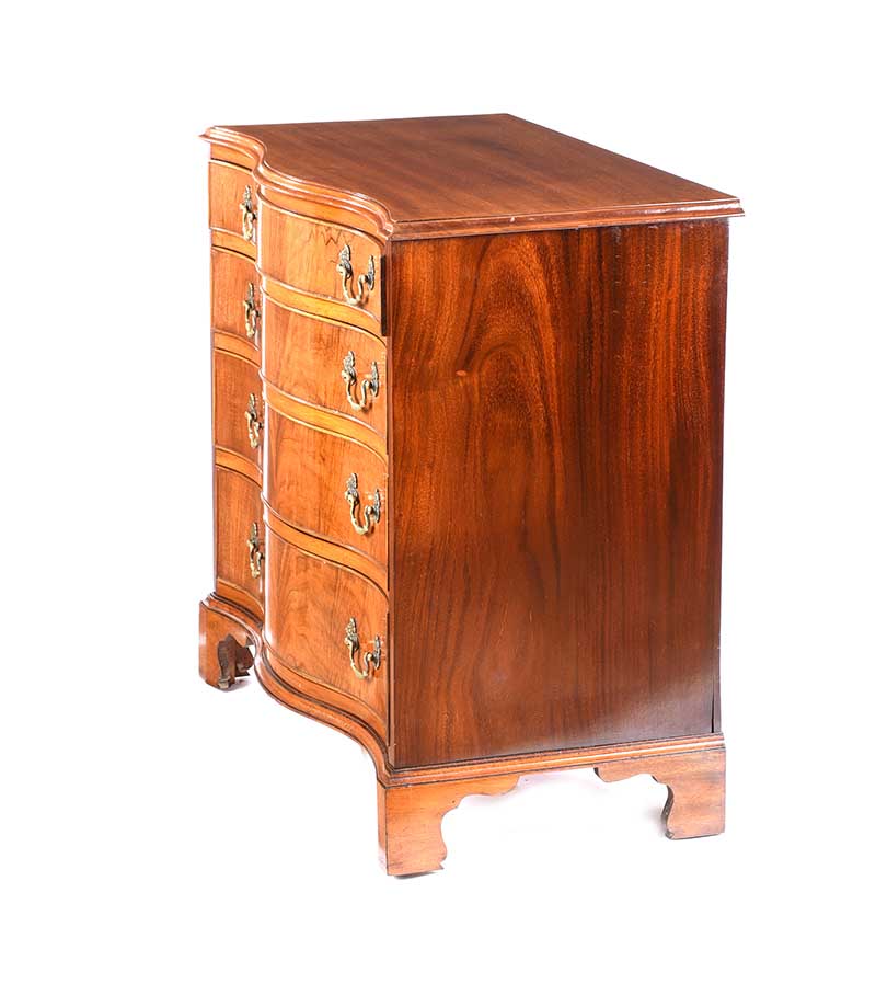 ANTIQUE MAHOGANY SERPENTINE FRONT CHEST OF DRAWERS - Image 5 of 5