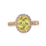 18CT GOLD PERIDOT AND DIAMOND RING