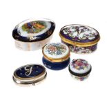 ASSORTED PORCELAIN PILL BOXES