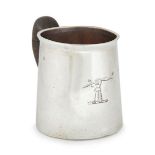 A William III silver small mug, London 1698, Thomas Parr I, of plain form, with engraved crest,
