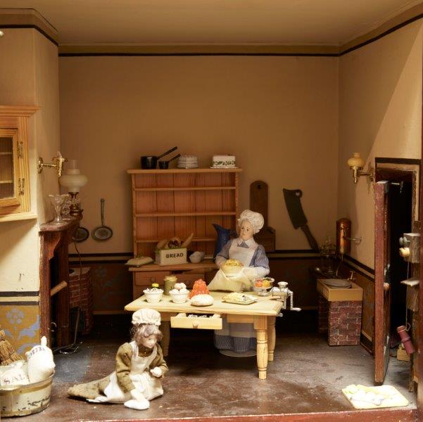 A six room painted wood dolls house, late 19th/early 20th century, the roof with two sections of - Image 4 of 4