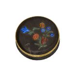An agate and hardstone snuff-box, probably German, 19th century, the cover applied with tulip and