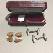 A pair of 925 silver cufflinks (17 grammes),