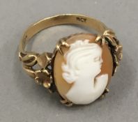 A 9 ct gold cameo ring (4 grammes total weight)