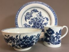 An 18th century Worcester blue and white porcelain bowl Three Flowers pattern;