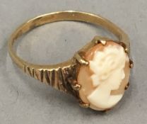 A 9 ct gold cameo ring (2 grammes total weight)