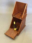 A bottle/decanter box