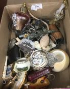 A quantity of miscellaneous small items, including jewellery, compacts, etc.