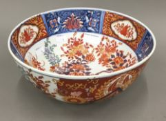 A late 19th/early 20th century Imari bowl