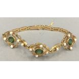 An Edwardian 15 ct gold bracelet (10.