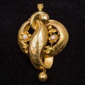 A Swedish pearl set 18 ct gold pendant/brooch, hallmarked 1946 4 cm wide.