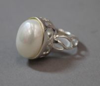 A silver pearl ring