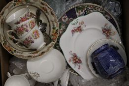 A quantity of miscellaneous decorative china