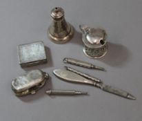A small quantity of silver, including a sovereign case, pill box, salt, etc. (4.