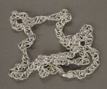 A silver necklace (11.