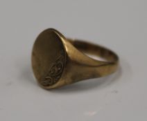 A 9 ct gold signet ring (5.