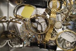 A small quantity of various watches, jewellery, etc.