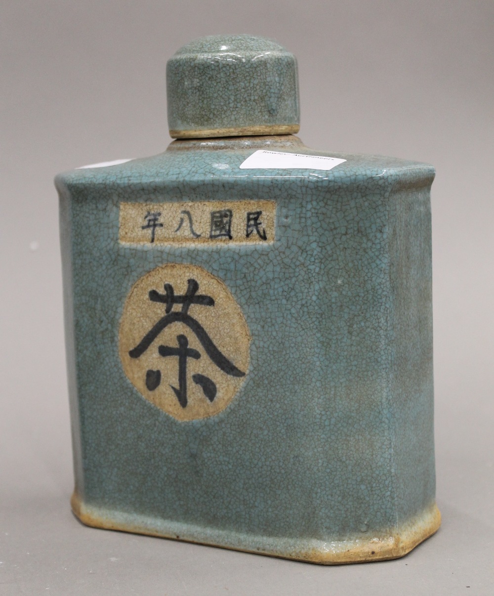 A large Chinese porcelain tea caddy
