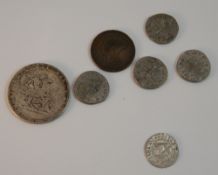 A quantity of miscellaneous coins