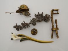 A small collection of small brass items, etc.