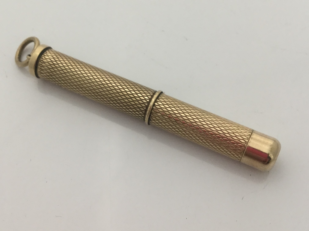 A 9 ct gold toothpick (6.