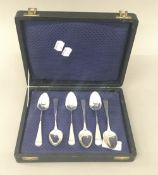 A harlequin set of six Old English pattern teaspoons by London makers (1797-1818)