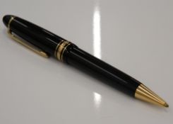 A Montblanc Meisterstuck 161 ballpoint pen Inlaid with Montblanc emblem,