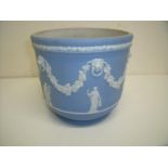 Large Wedgwood blue Jasperware jardinière (diameter 21cm, 19cm high)