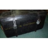 19th/20th C travelling trunk with wicker work interior with boarded wooden lid, canvas bound with