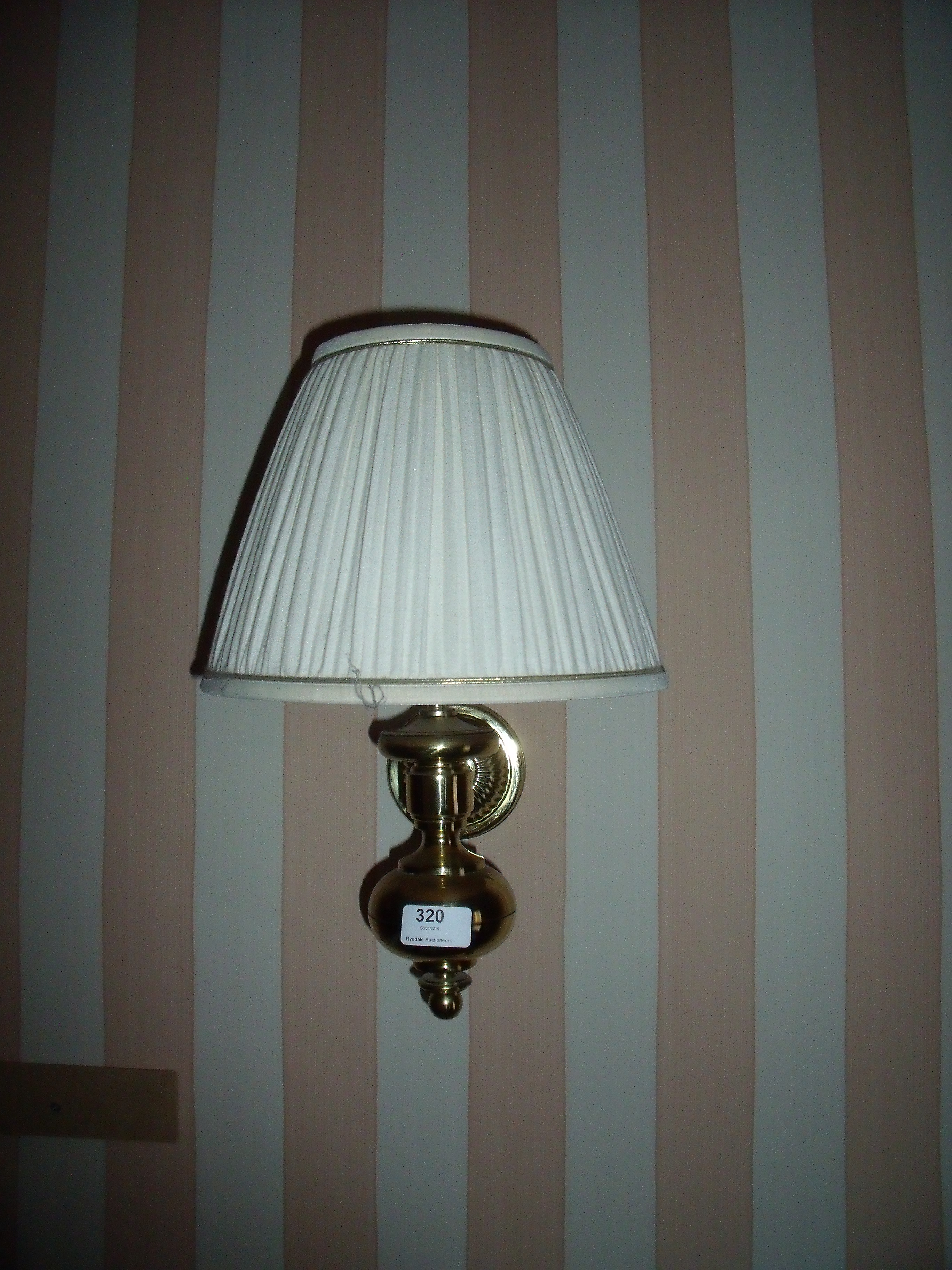 Four wall mounted brass wall lights (room 31)