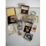 Extremely large collection of various assorted costume jewellery